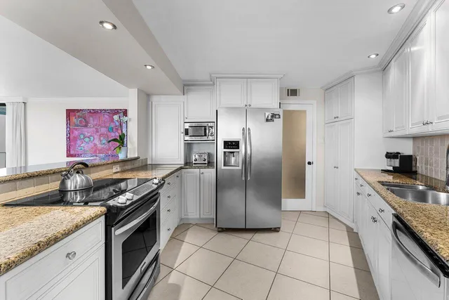 $6,500 | 5420 North Ocean Drive, Unit 1605, Singer Island, FL 33404