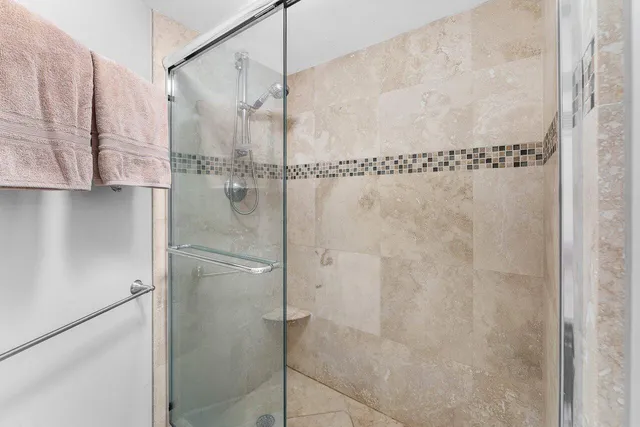 $6,500 | 5420 North Ocean Drive, Unit 1605, Singer Island, FL 33404