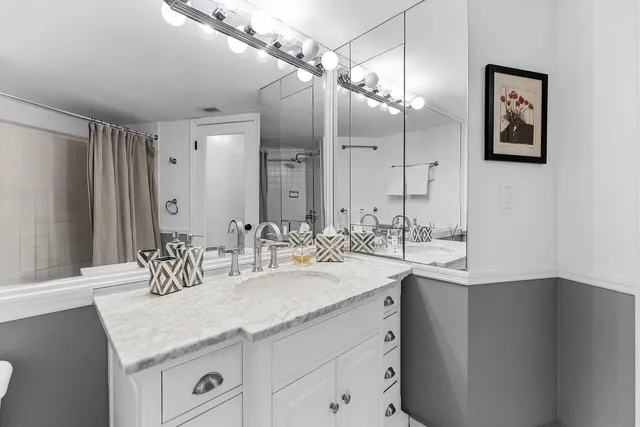 $6,500 | 5420 North Ocean Drive, Unit 1605, Singer Island, FL 33404