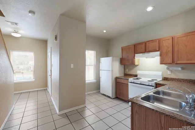 $1,045 | 4616 Swann Lane, San Antonio, TX 78219