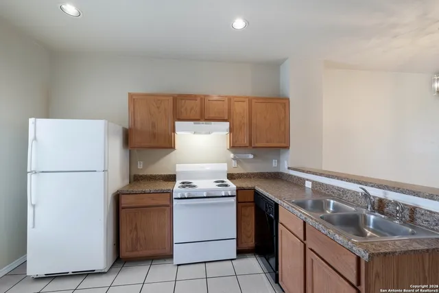 $1,045 | 4616 Swann Lane, San Antonio, TX 78219