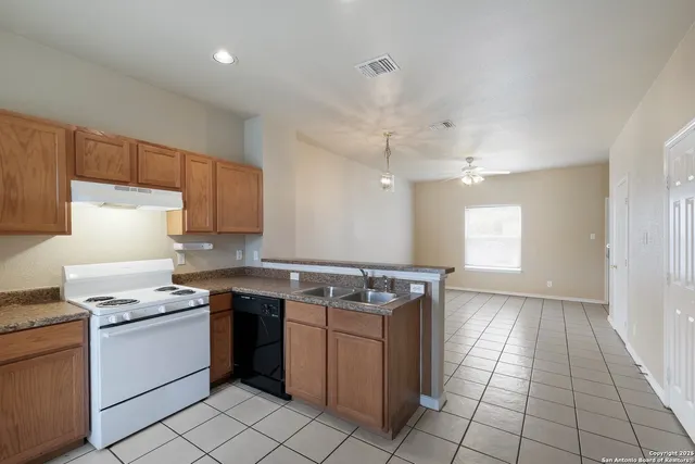 $1,045 | 4616 Swann Lane, San Antonio, TX 78219