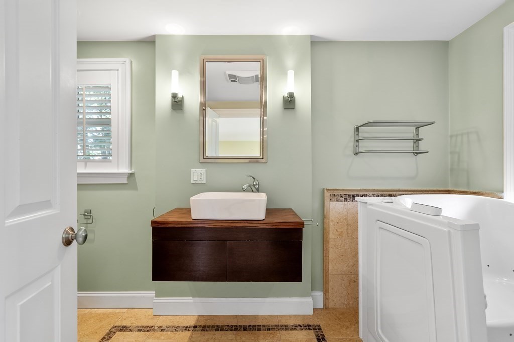 20 Shirley Street Lexington, MA 02421 - Photo 18 of 37 Gallery Image 18