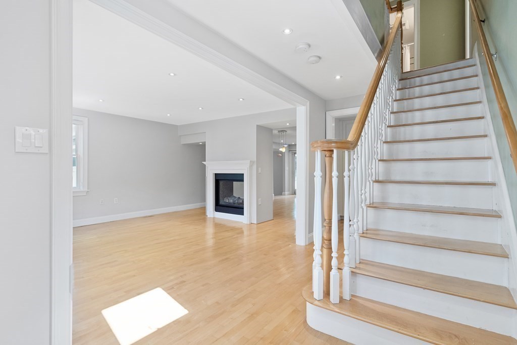20 Shirley Street Lexington, MA 02421 - Photo 4 of 37 Gallery Image 4