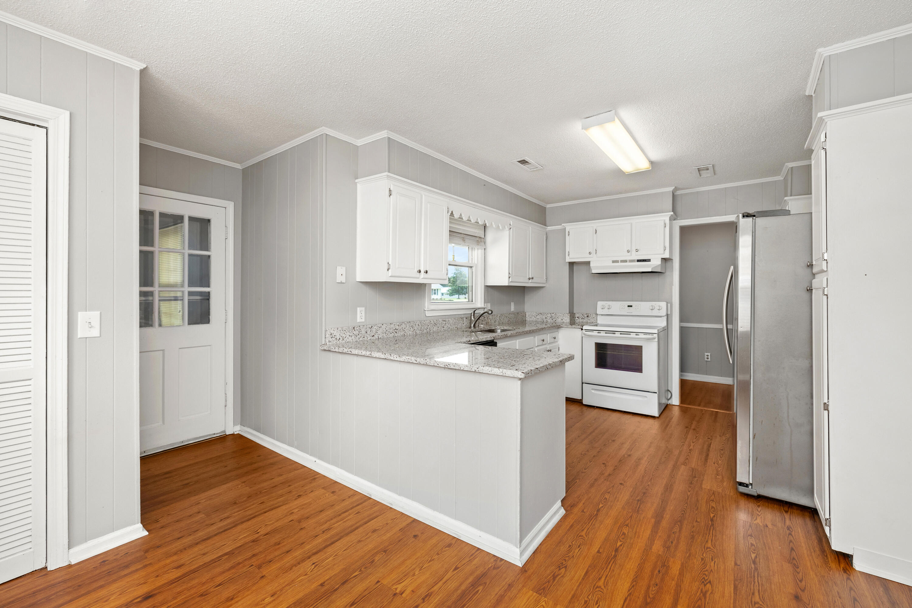 918 Kolb Road Sumter, SC 29154 - Photo 8 of 34 Gallery Image 8