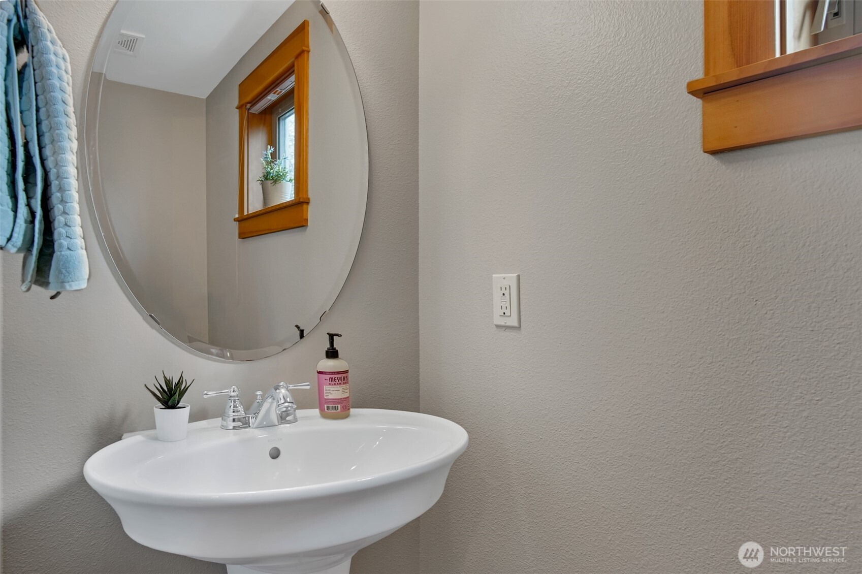 4119 Southwest Morgan Street, Unit B Seattle, WA 98136 - Photo 12 of 36 Gallery Image 12
