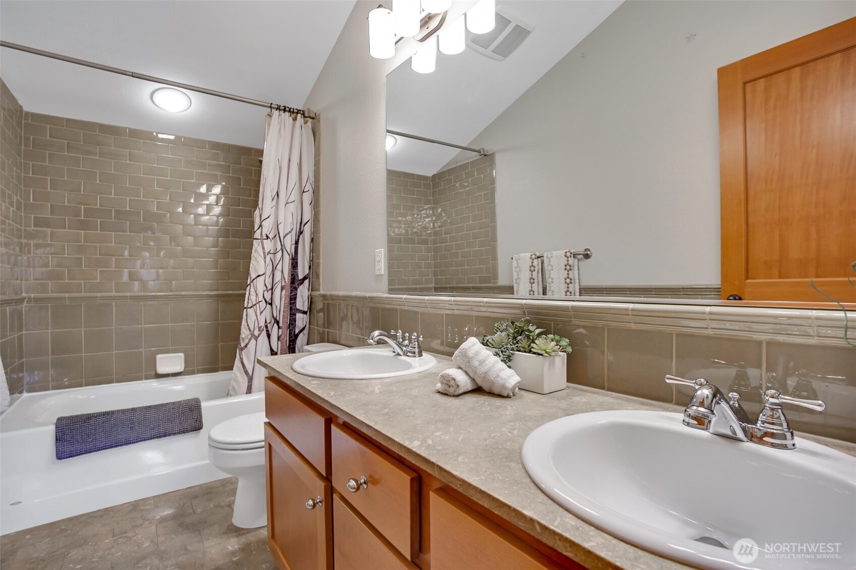 4119 Southwest Morgan Street, Unit B Seattle, WA 98136 - Photo 17 of 36 Gallery Image 17