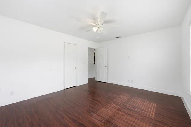 $2,000 | 3847 Roan Court East, West Palm Beach, FL 33403