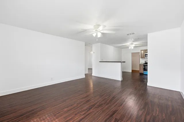 $2,000 | 3847 Roan Court East, West Palm Beach, FL 33403