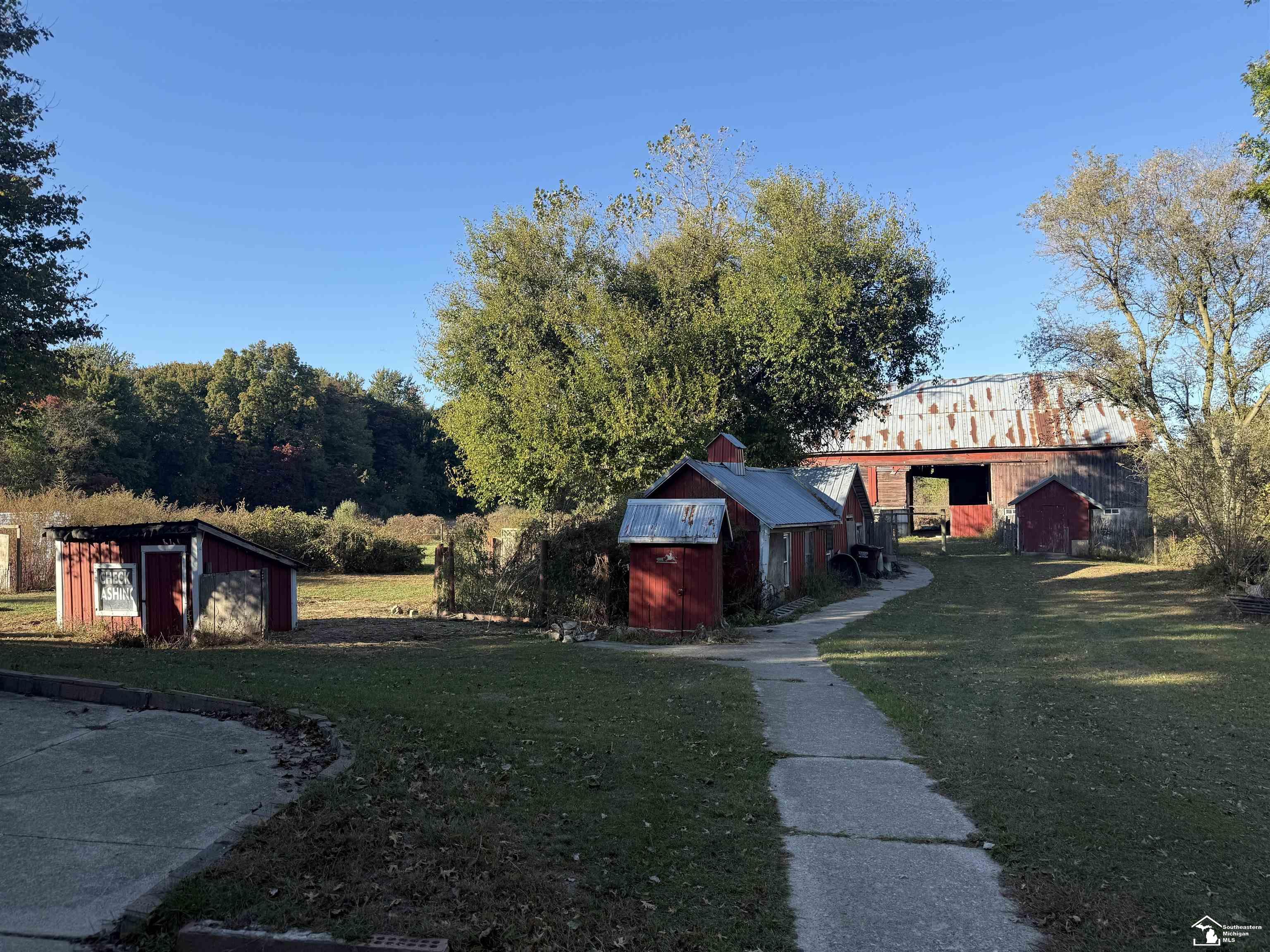 15066 Morocco Road Petersburg, MI 49270 - Photo 9 of 16 50158005-86d3c2ea-e283-43b9-b54a-c5fa1fa488cc.JPG