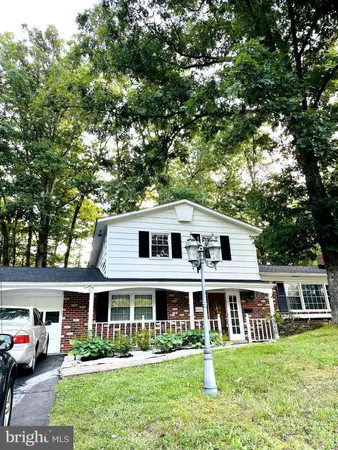 $3,800 | 4401 Braeburn Drive, Fairfax, VA 22032