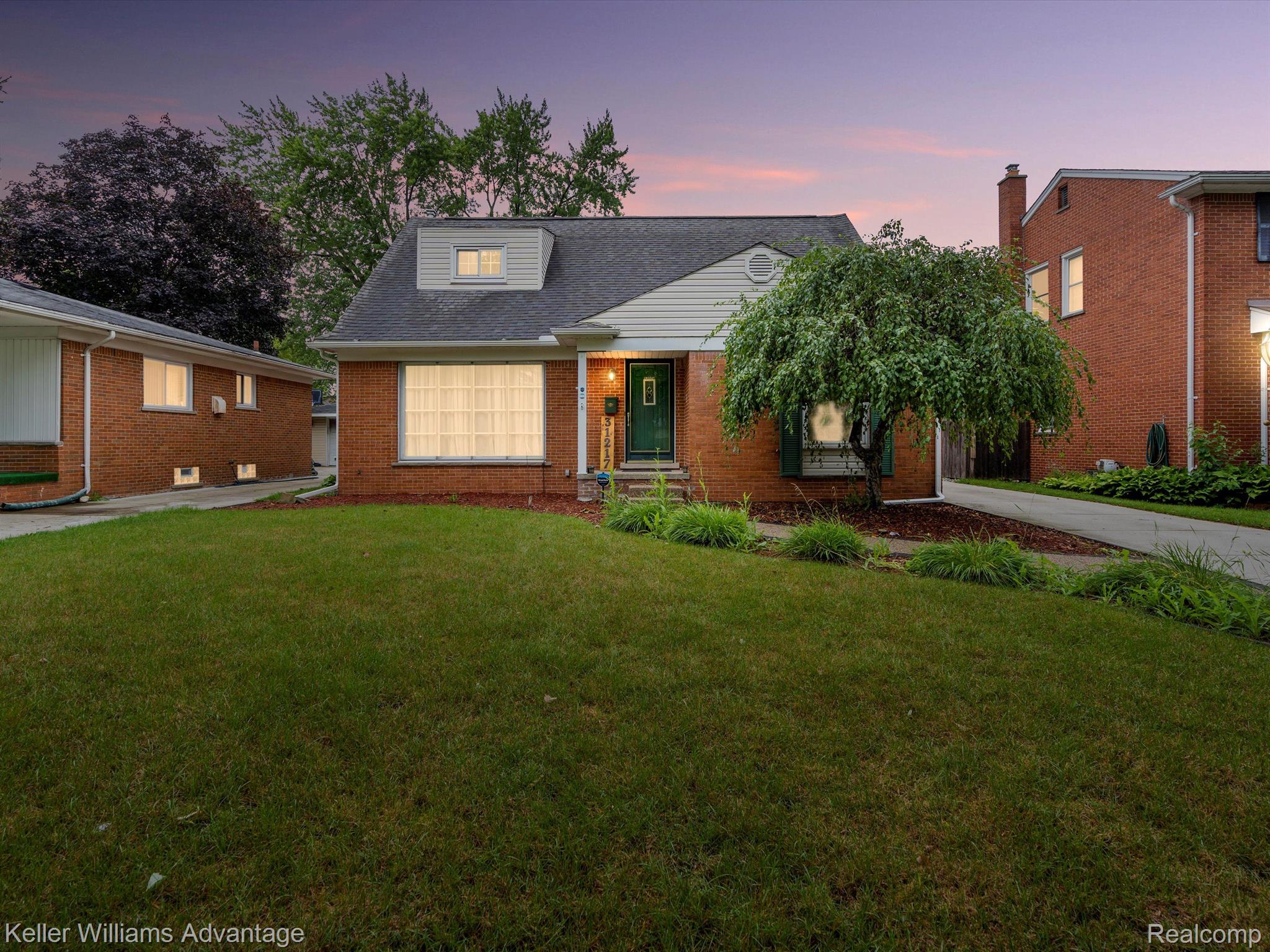 31217 Kelly Road Fraser, MI 48026 - Photo 1 of 25 Gallery Image 1