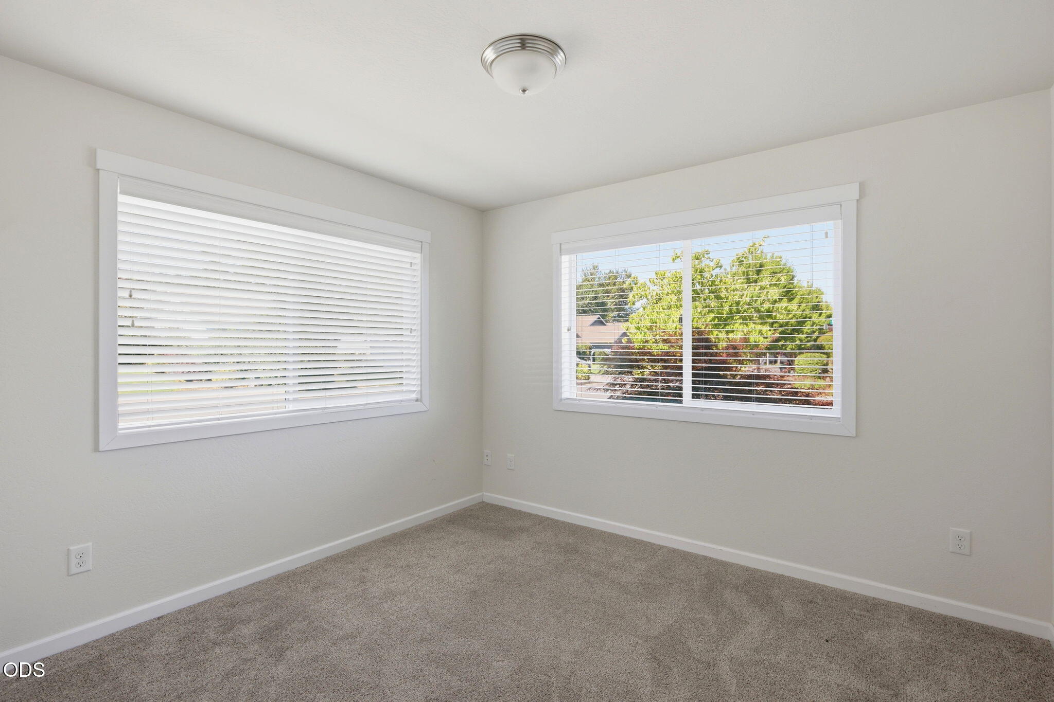 101 Southeast Yorktown Road Grants Pass, OR 97527 - Photo 18 of 27
