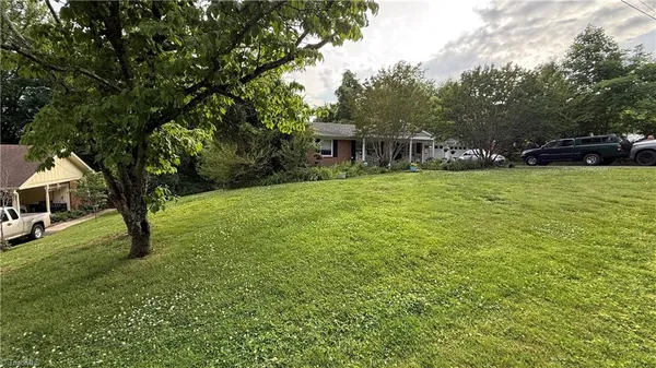 $309,000 | 163 Florida Avenue, Mount Airy, NC 27030