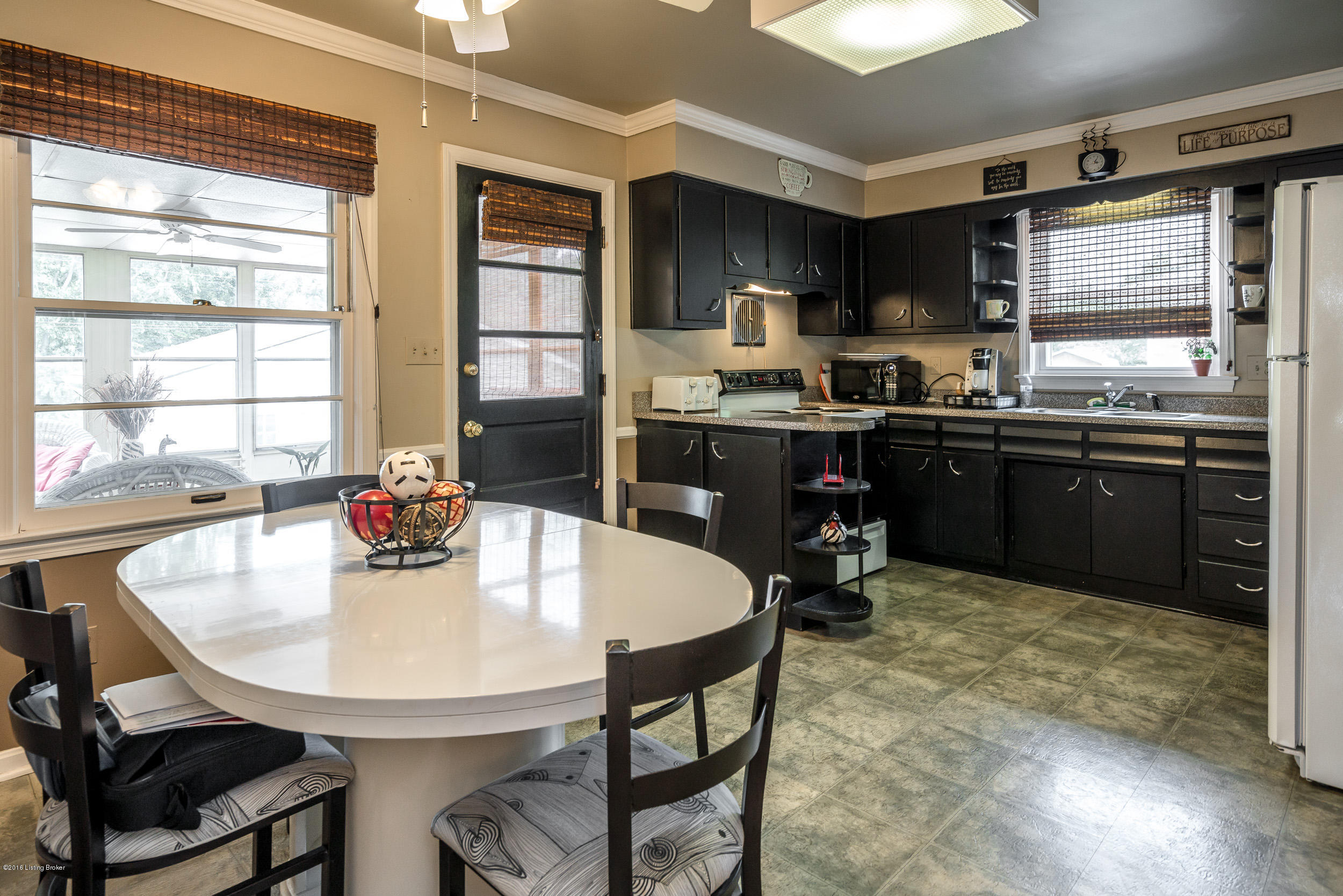5101 Dee Road Louisville, KY 40219 - Photo 20 of 50 18