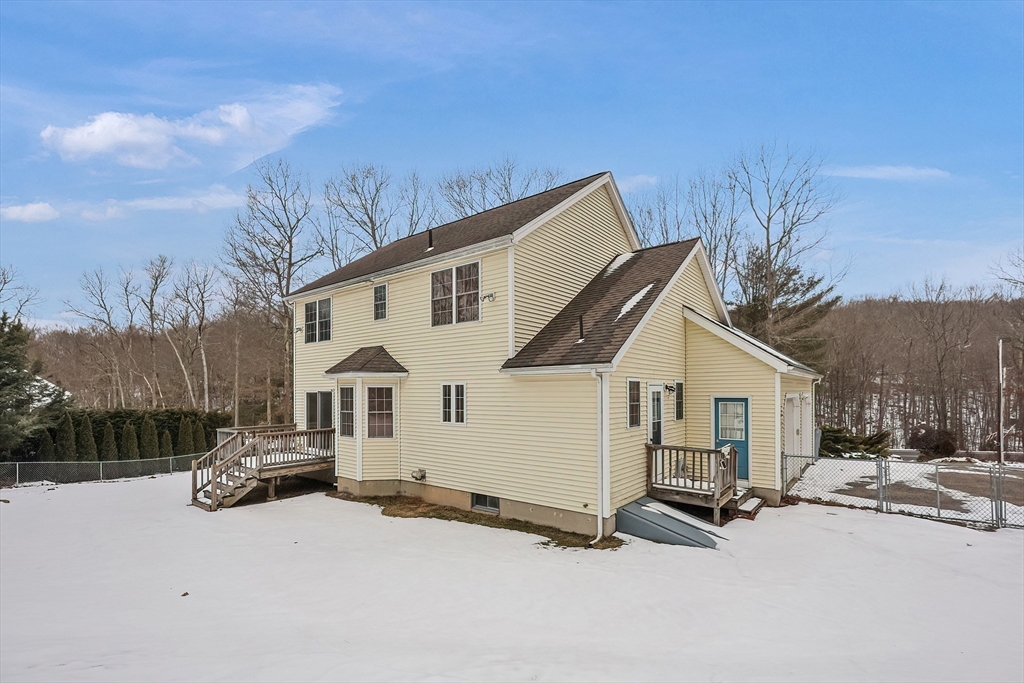 108 Fiskdale Road Brookfield, MA 01506 - Photo 3 of 36 Gallery Image 3