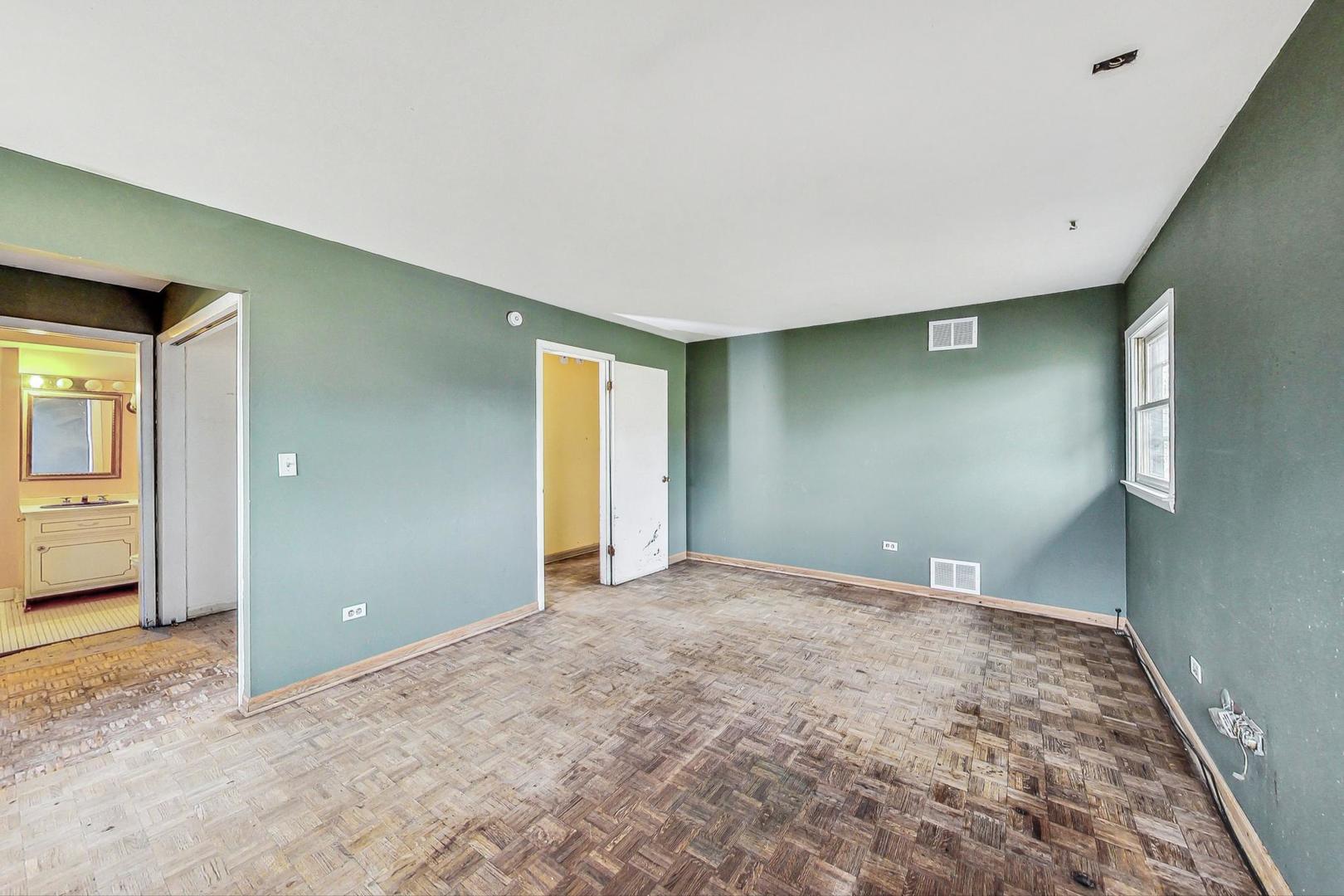 771 Ridge Road Highland Park, IL 60035 - Photo 26 of 54 a view of an empty room and window