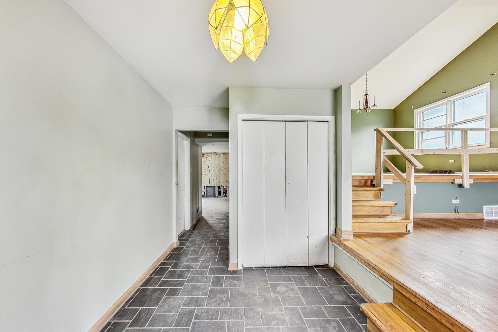 771 Ridge Road Highland Park, IL 60035 - Photo 5 of 54 a view of entryway