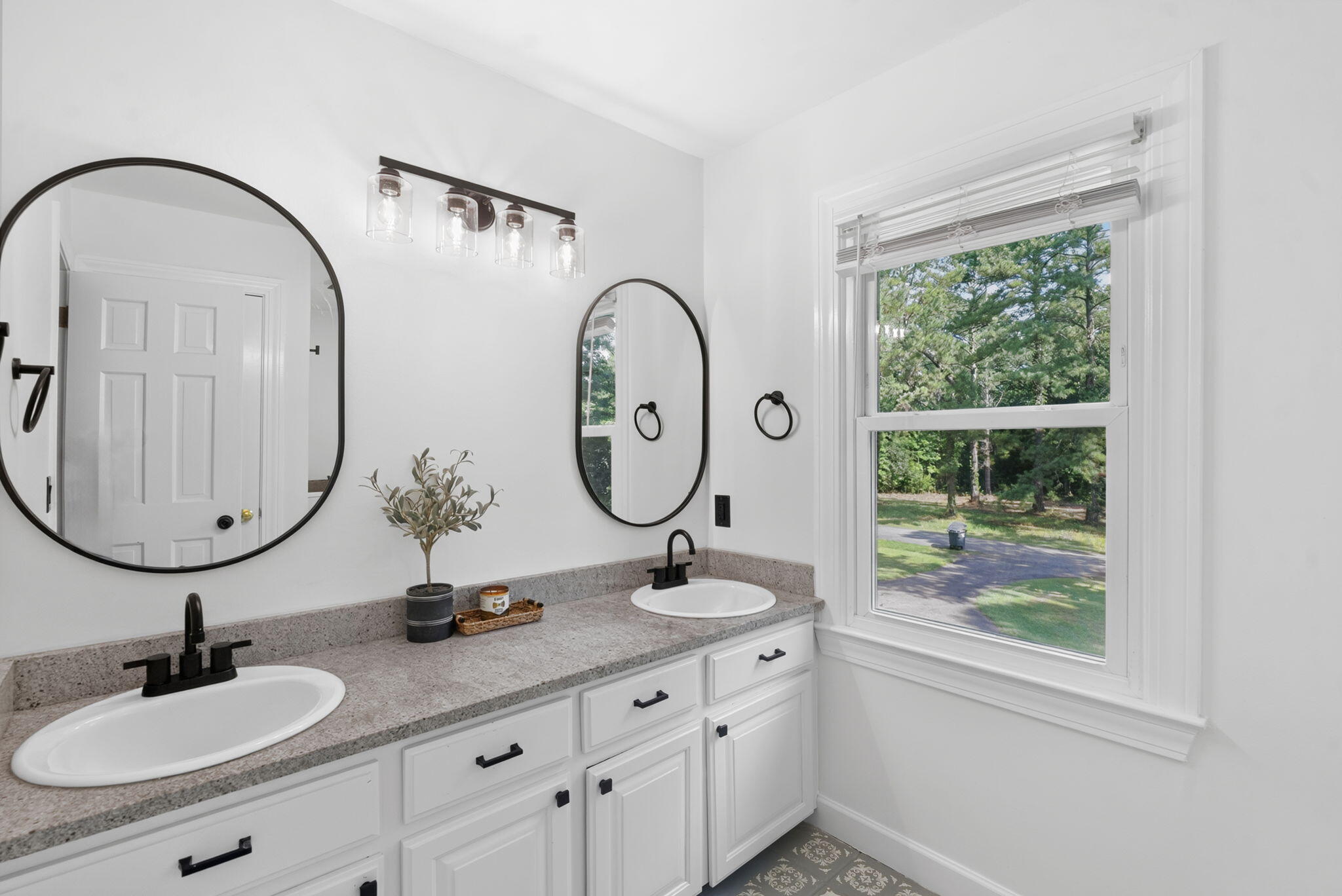 407 Huntington Road Summerville, SC 29483 - Photo 30 of 68 407 Huntington Rd