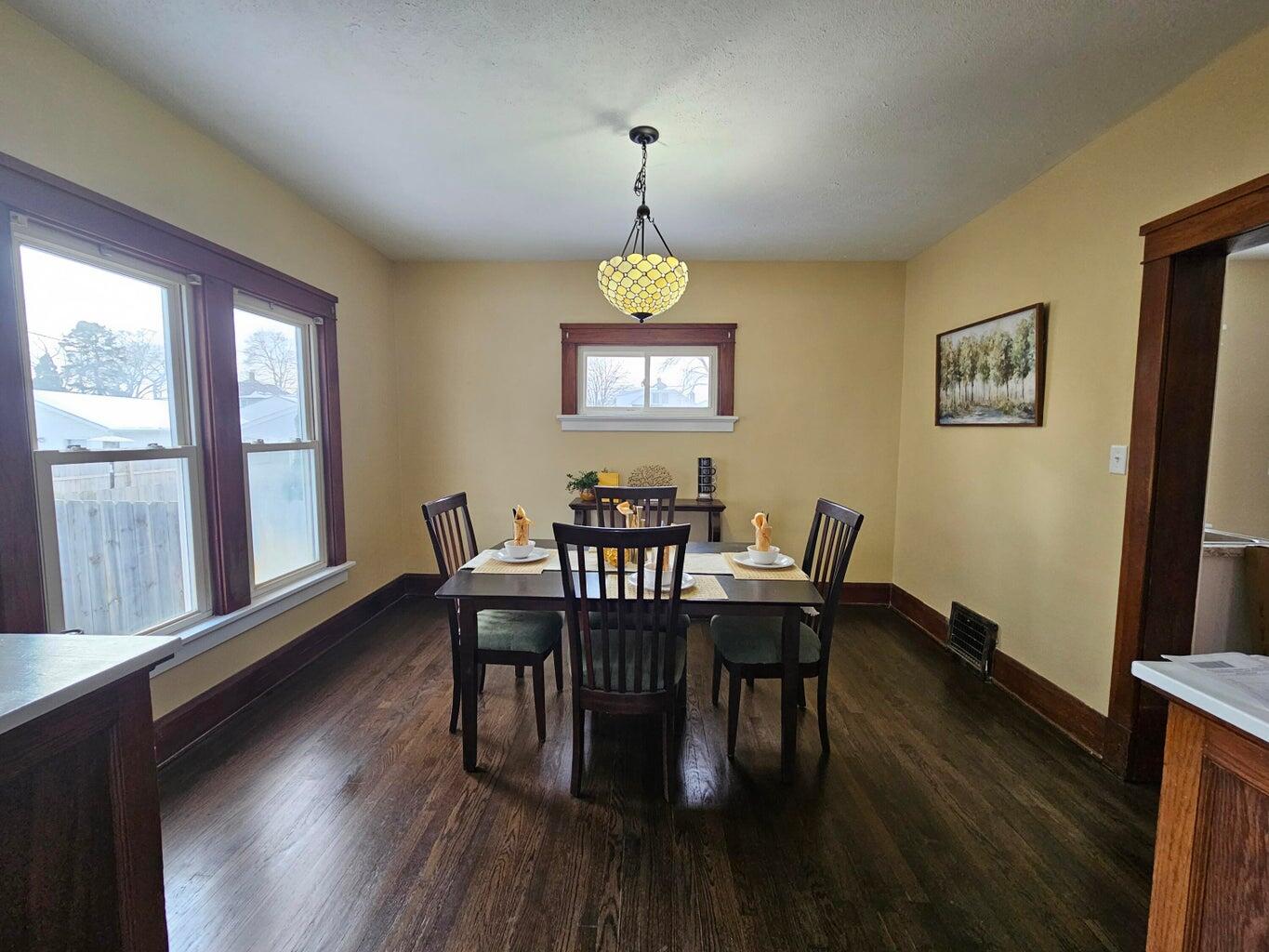 1324 Hayes Avenue Racine, WI 53405 - Photo 4 of 15 other view of dining room