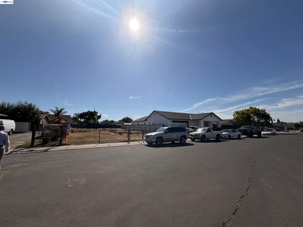 $175,000 | 410 Montague Court, Modesto, CA 95351