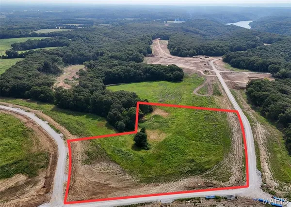 $300,000 | 404 Stones Throw Court, Defiance, MO 63341