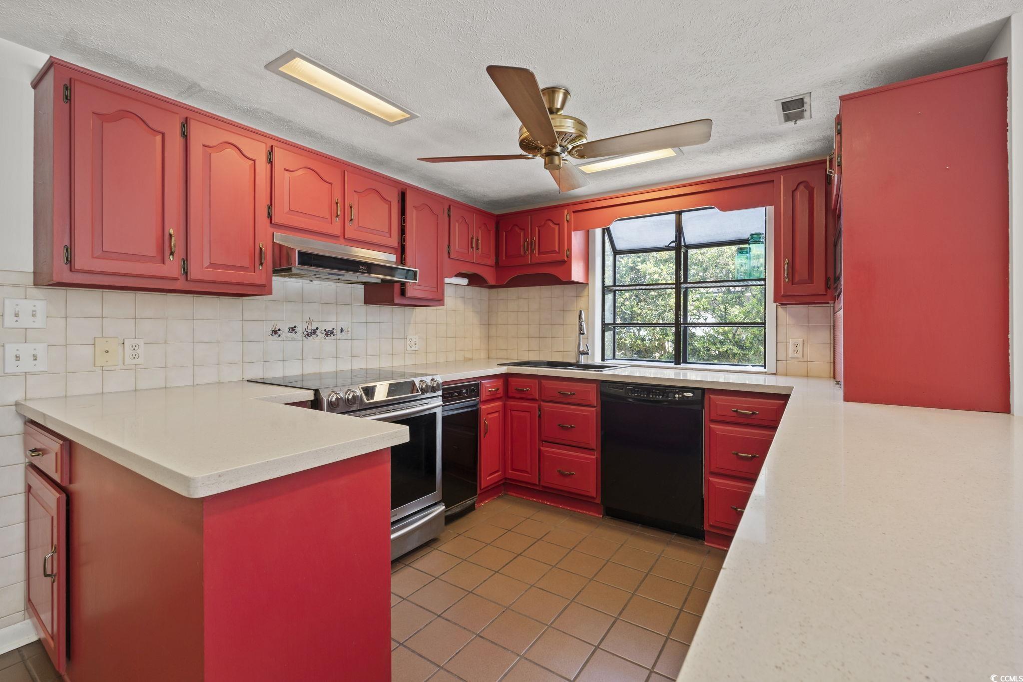 209 Goodson Loop Pawleys Island, SC 29585 - Photo 11 of 40 Gallery Image 11