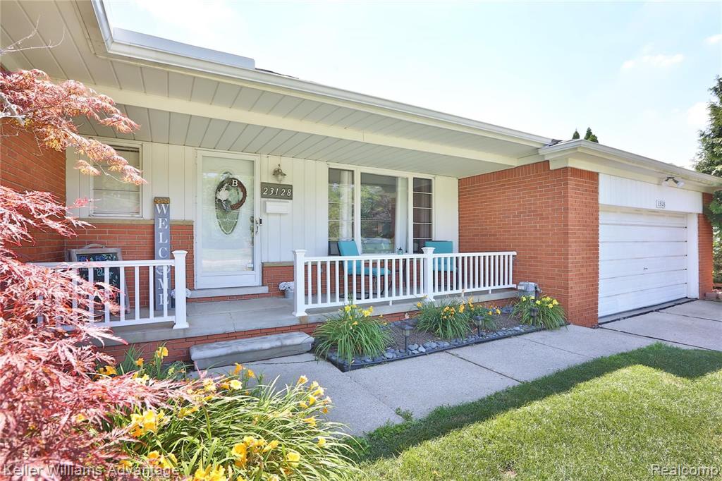 23128 Power Road Farmington, MI 48336 - Photo 4 of 27
