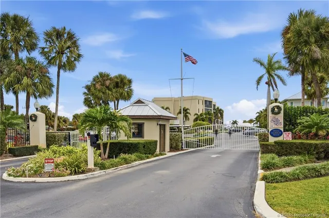 $495,000 | 150 Southeast Four Winds Drive, Unit B208, Stuart, FL 34996