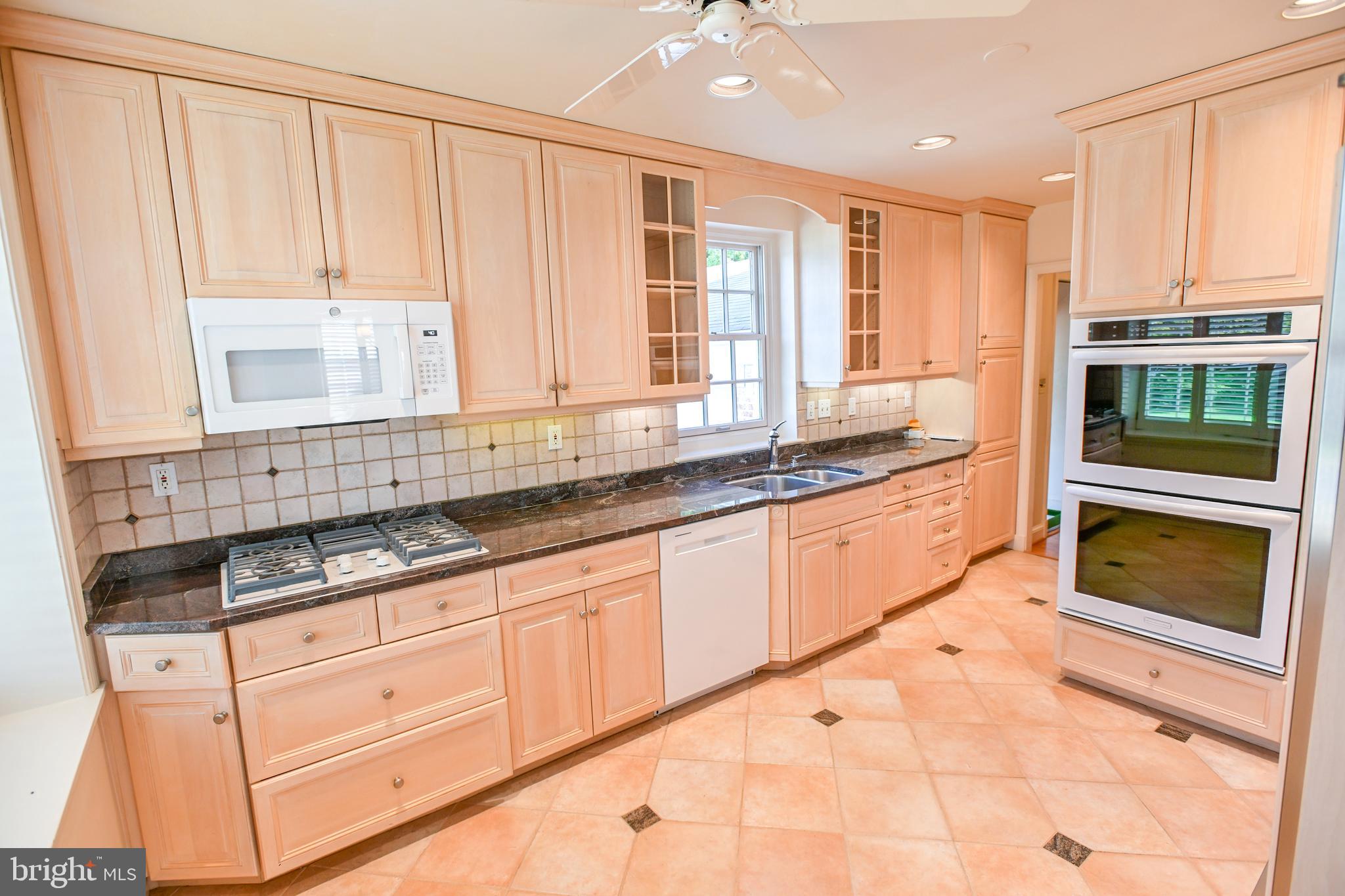 8031 Glendale Road Chevy Chase, MD 20815 - Photo 13 of 72 Gourmet Kitchen
