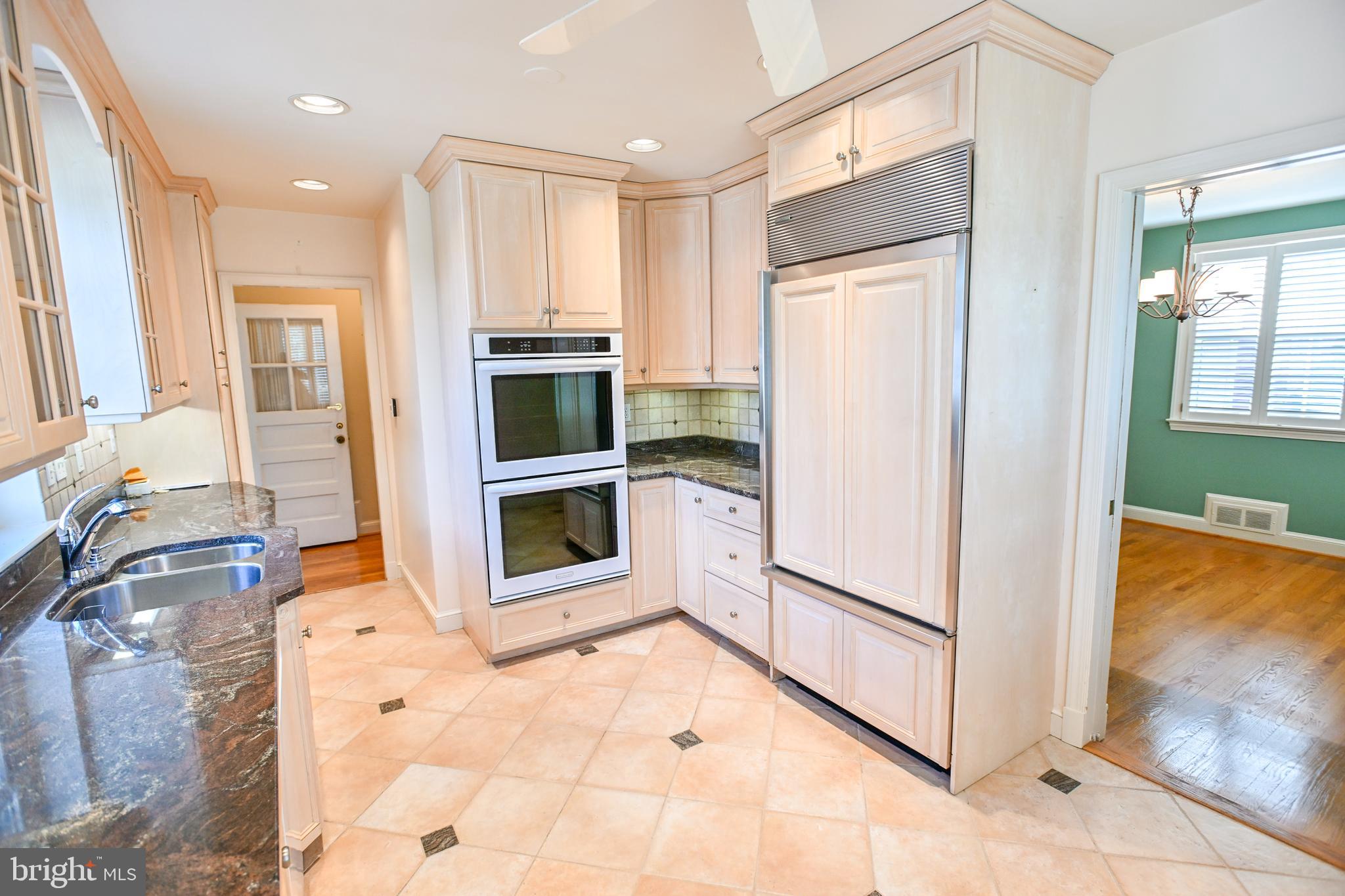 8031 Glendale Road Chevy Chase, MD 20815 - Photo 14 of 72 Gourmet Kitchen