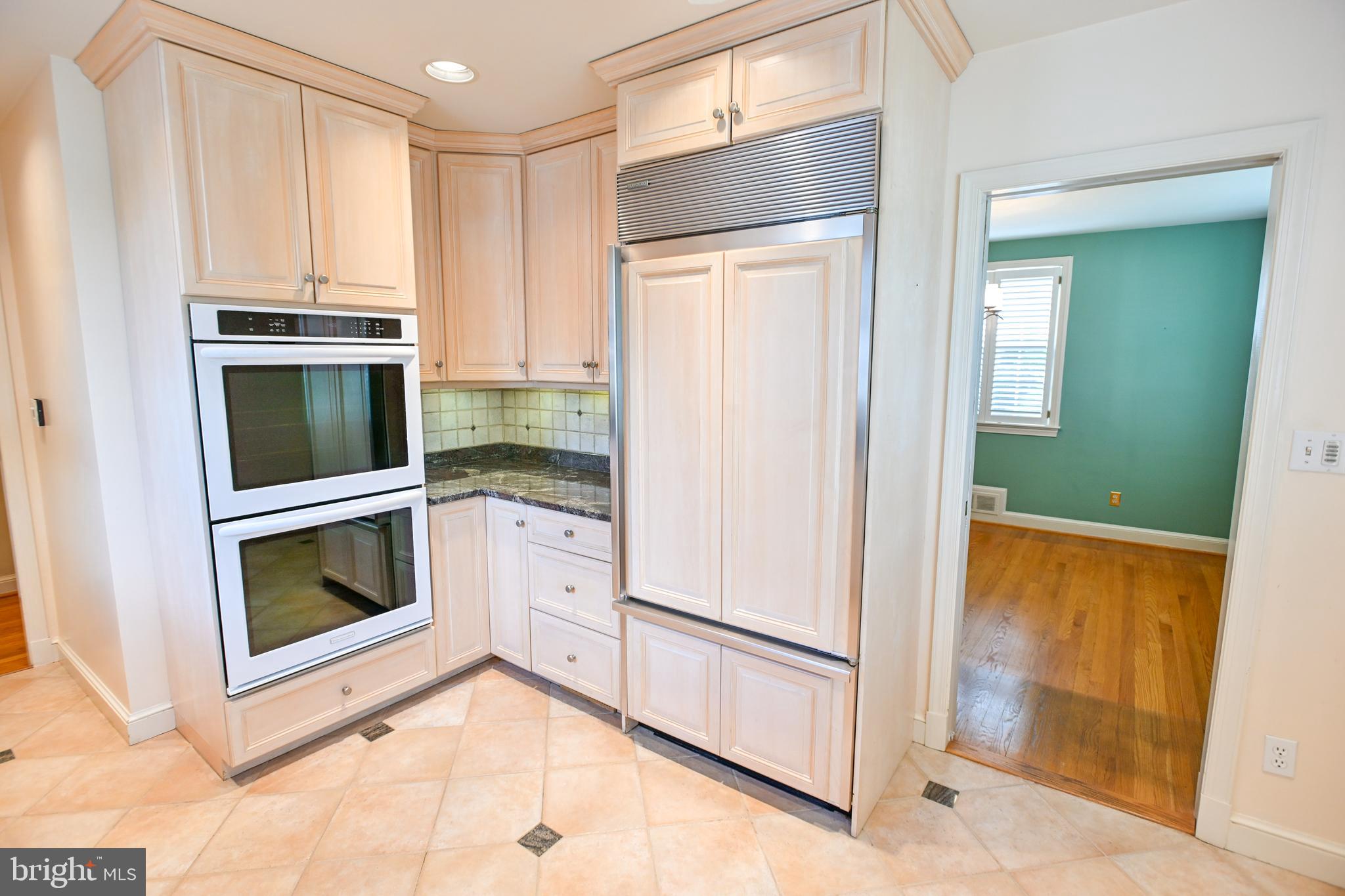 8031 Glendale Road Chevy Chase, MD 20815 - Photo 17 of 72 Gourmet Kitchen
