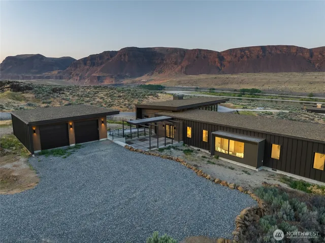 $1,860,000 | 671 Ravens Home Lane, Malaga, WA 98828