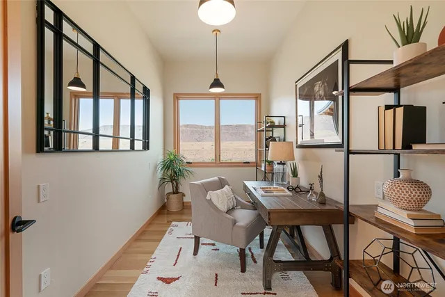 $1,860,000 | 671 Ravens Home Lane, Malaga, WA 98828