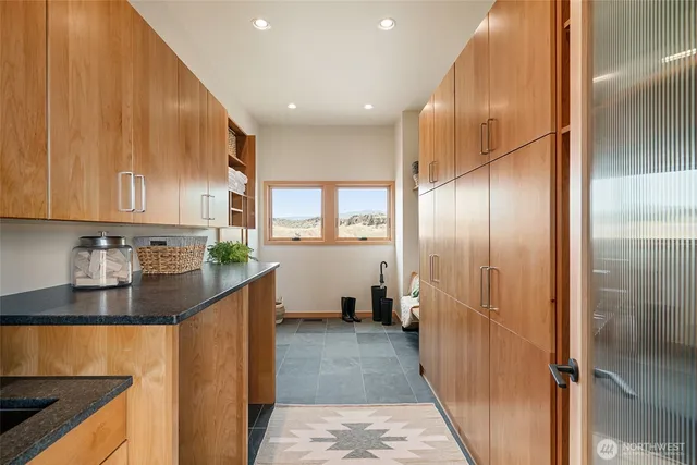 $1,860,000 | 671 Ravens Home Lane, Malaga, WA 98828