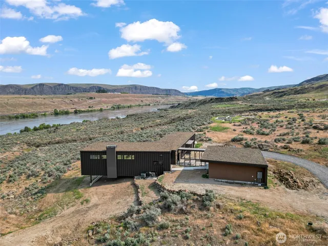 $1,860,000 | 671 Ravens Home Lane, Malaga, WA 98828