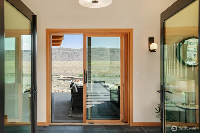 $1,860,000 | 671 Ravens Home Lane, Malaga, WA 98828