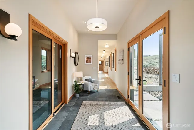 $1,860,000 | 671 Ravens Home Lane, Malaga, WA 98828