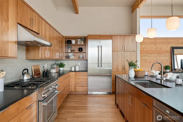 $1,860,000 | 671 Ravens Home Lane, Malaga, WA 98828