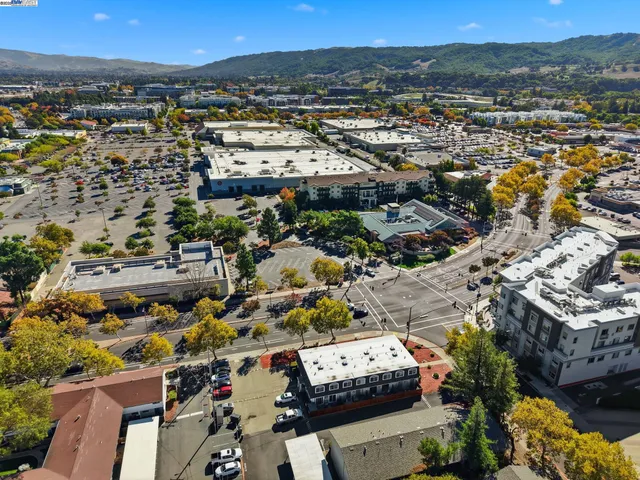 a picture of city view