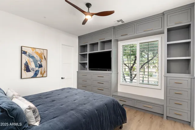 a view of an entryway