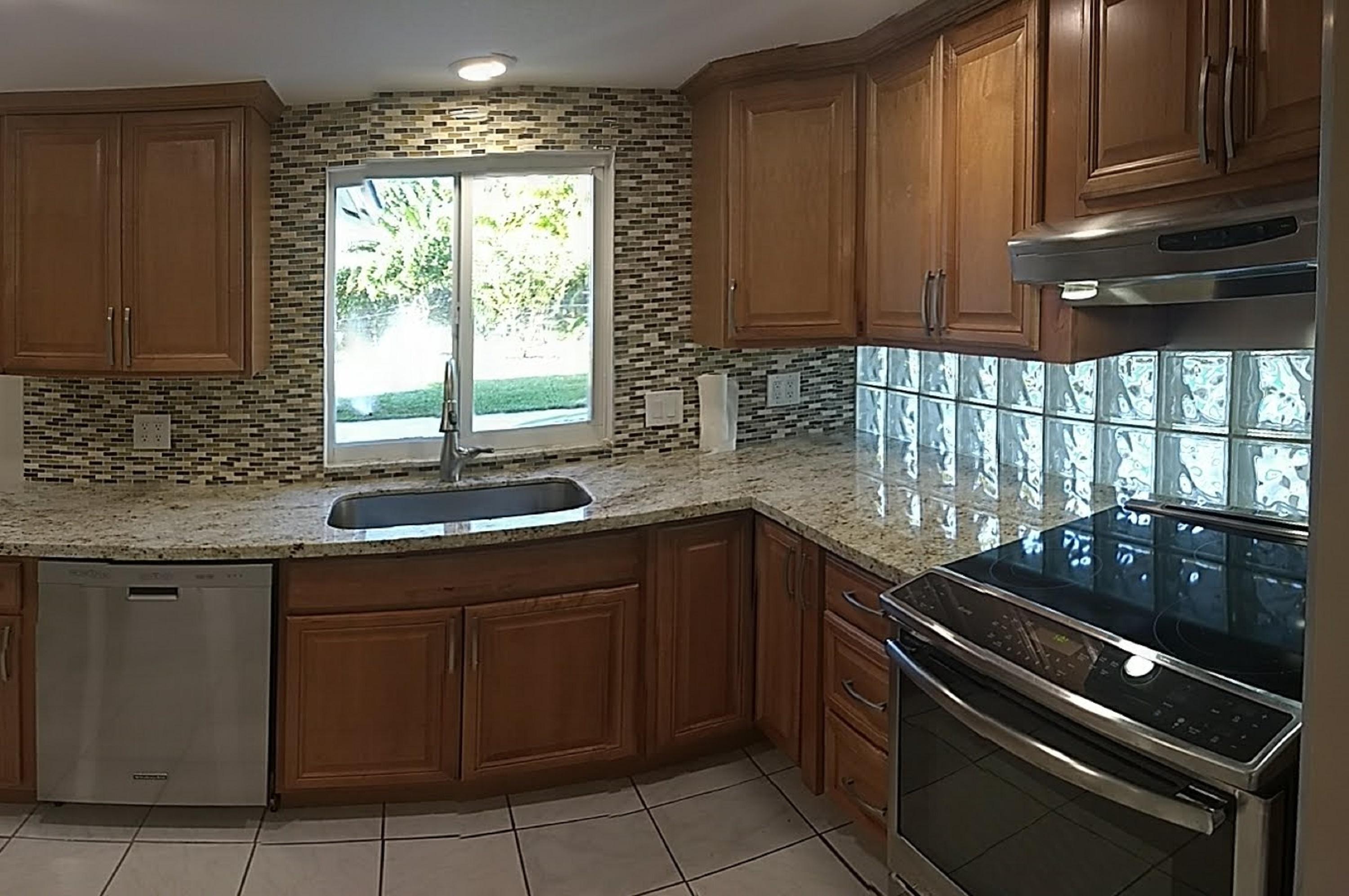 1031 Southwest 11th Street Boca Raton, FL 33486 - Photo 7 of 28 Kitchenwide2