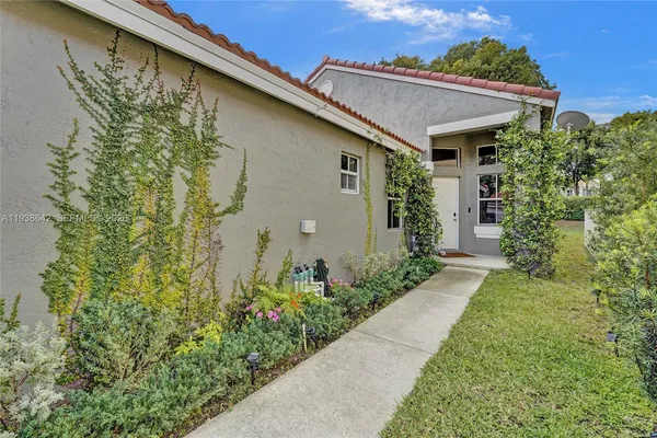 $4,400 | 648 Sand Creek Circle, Weston, FL 33327