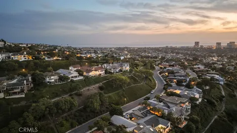 $3,950,000 | 7 Cherbourg, Newport Beach, CA 92660