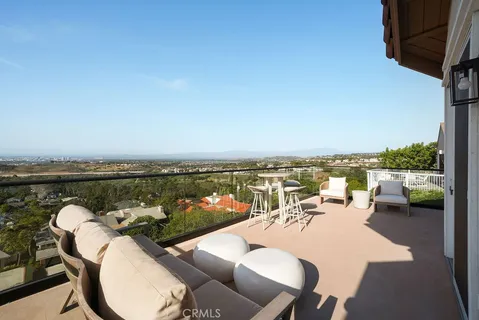 $3,950,000 | 7 Cherbourg, Newport Beach, CA 92660