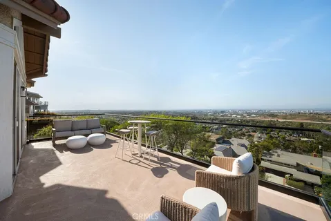 $3,950,000 | 7 Cherbourg, Newport Beach, CA 92660