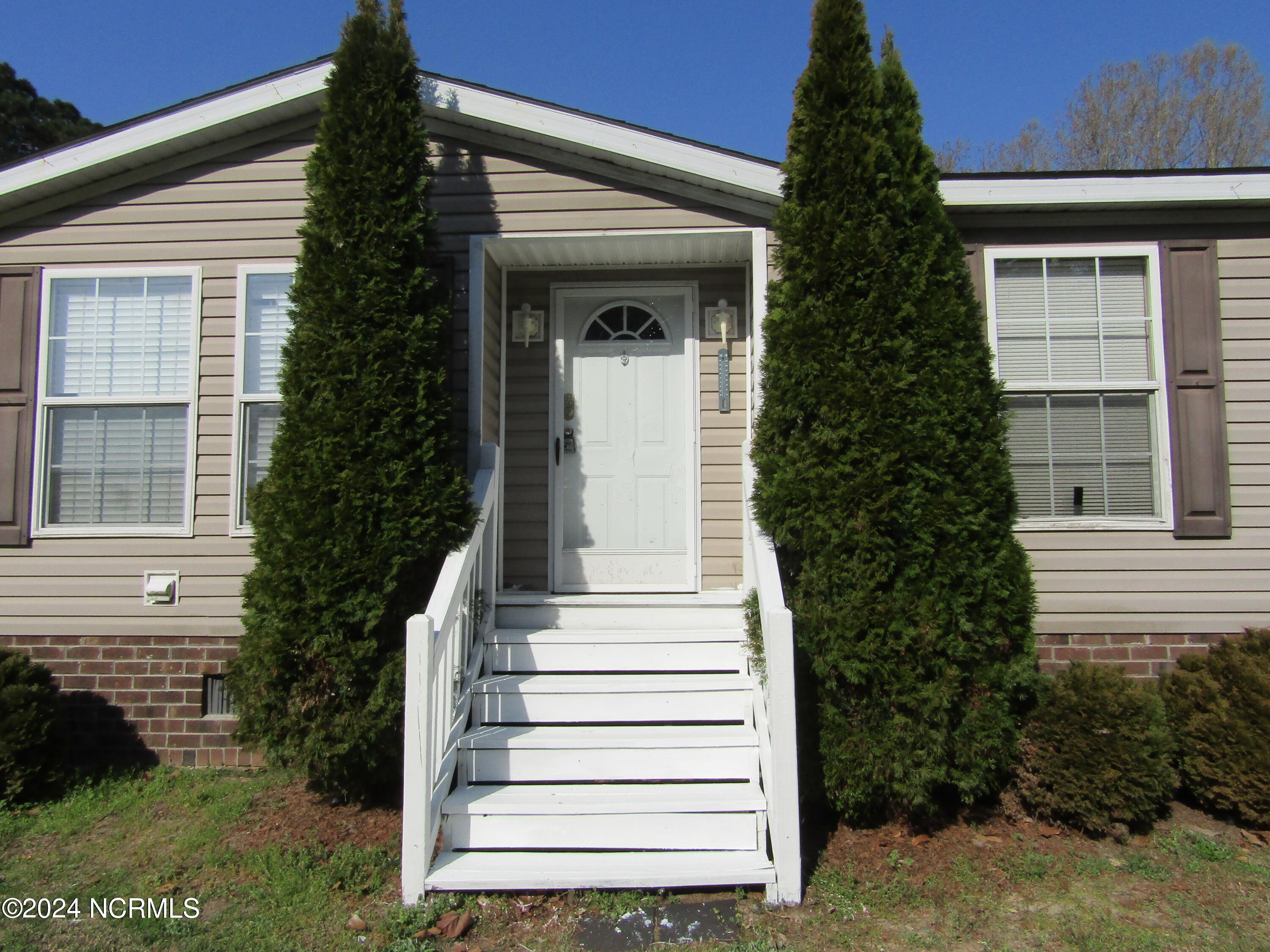 1786 Long Ridge Road Plymouth, NC 27962 - Photo 2 of 39 Welcome Home!