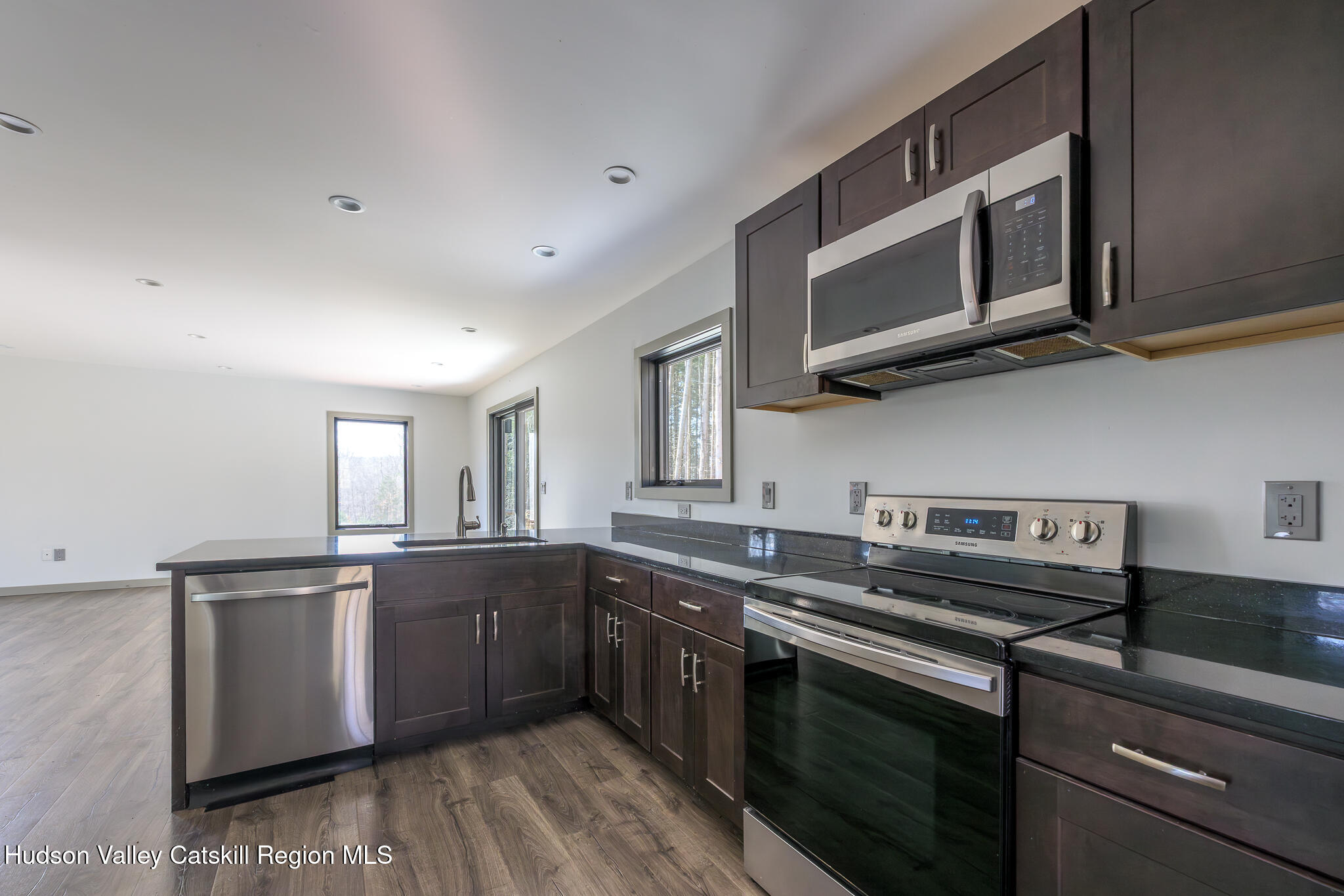 30 Ridge Lane Hillsdale, NY 12529 - Photo 11 of 37 Screen - 30 Ridge Ln Hillsdale NY 12529-