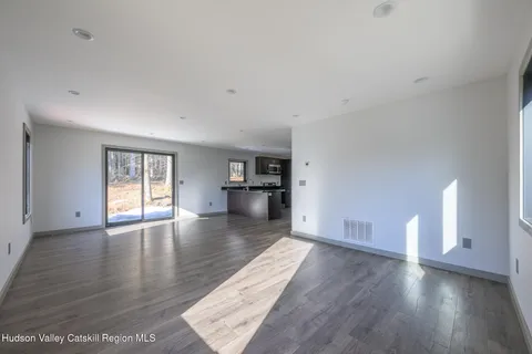 $695,000 | 30 Ridge Lane, Hillsdale, NY 12529