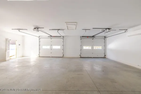 $695,000 | 30 Ridge Lane, Hillsdale, NY 12529